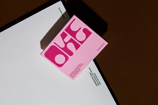 工作室 Thought & Found 的熟练设计师为 OKE 创造了这个独特的品牌标识
